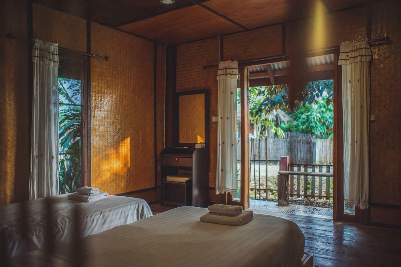 Kalm Pai Hotell Exteriör bild